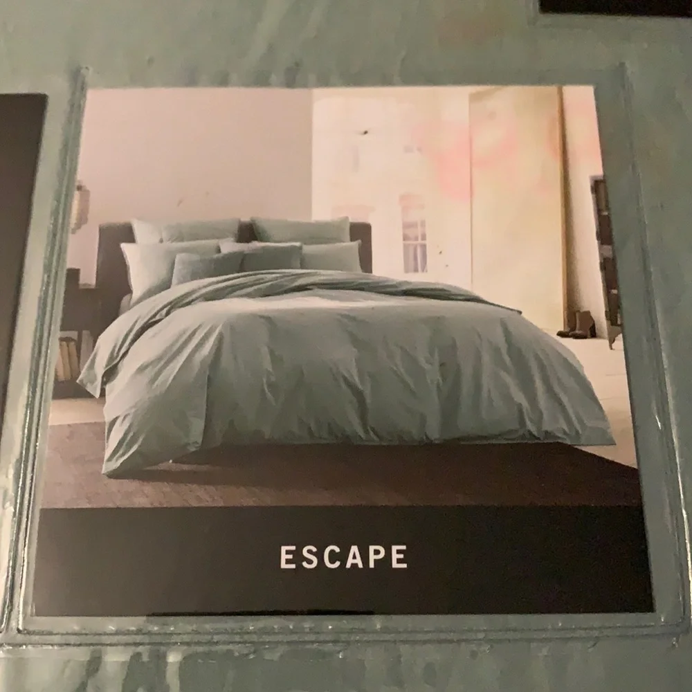 NWT KENNETH COLE ESCAPE duvet and shams